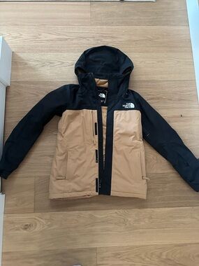 The North Face Hooded Two-Tone Jacket in Black and Tan